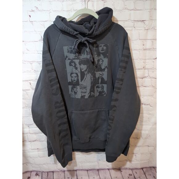 2023-24 Taylor Swift The Eras World Tour Cities Light Charcoal Hoodie - Large - Picture 1 of 11